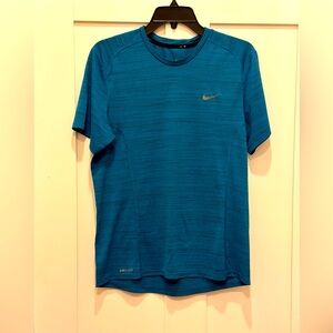 Men Dri Fit Nike T-Shirt Medium Blue